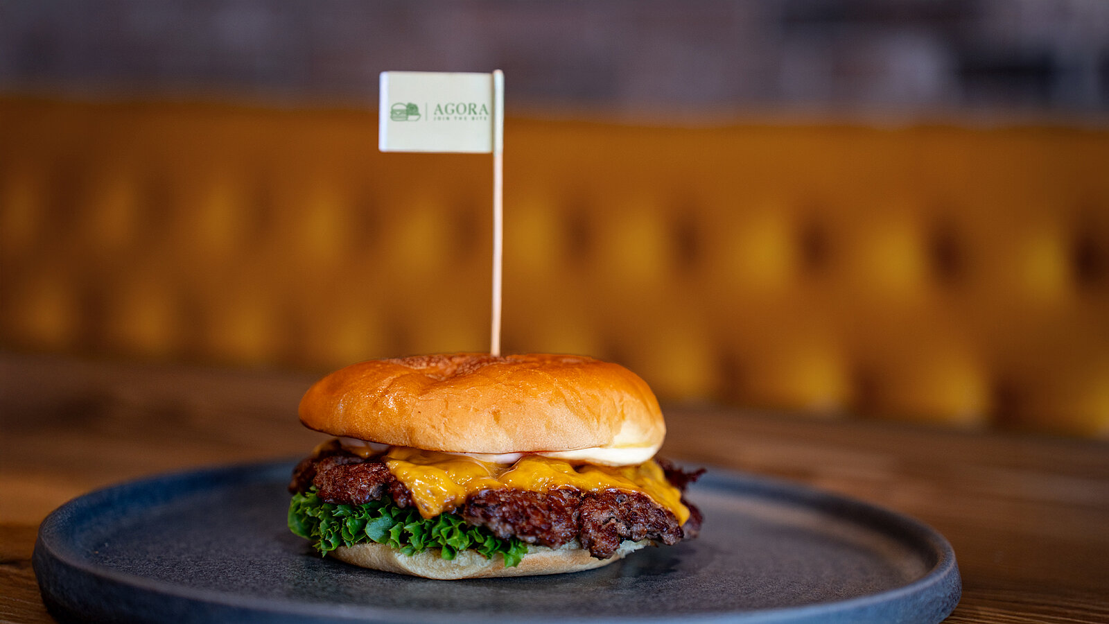 <span>SMASHED</span>
<span>BURGER</span>